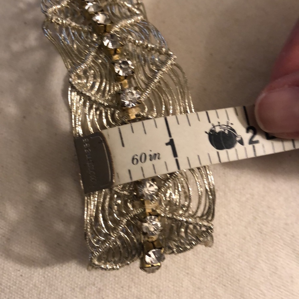 💎 Amazing jeweled headband. Amazing gold wire detail for ultimate Queen vibes. - Picture 7 of 16